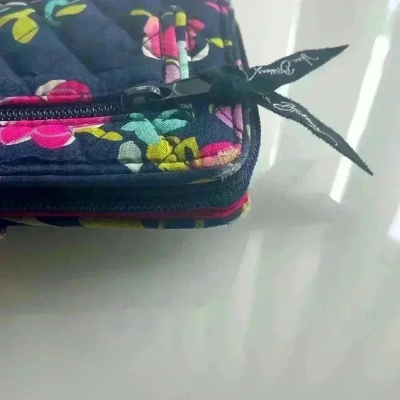 Vera Bradley turn lock front quilted large wallet - Picture 7 of 9